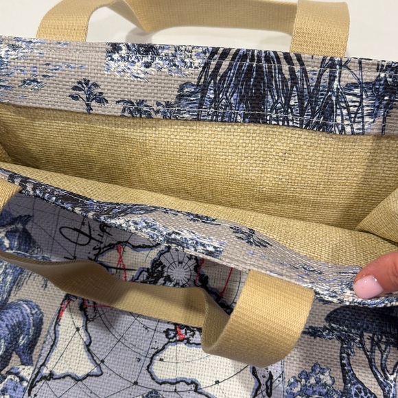 Dior Around The World VIP Blue and Tan Tote - Picture 4 of 11